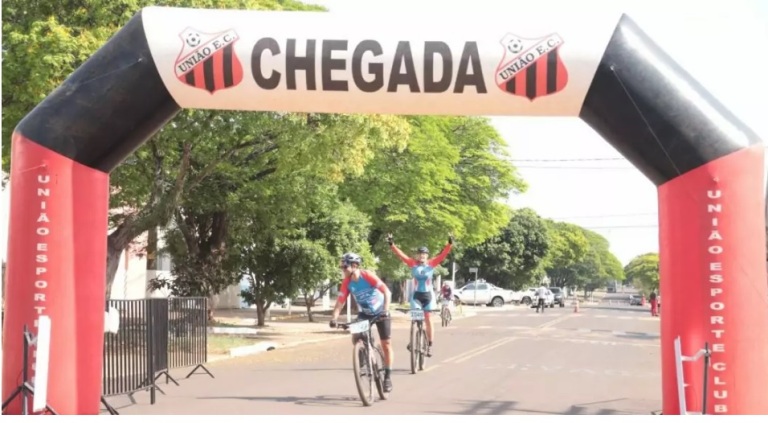 GP Cidade Crepúsculo de Mountain Bike reuniu ciclistas de toda a região em comemoração ao aniversário de Amambai