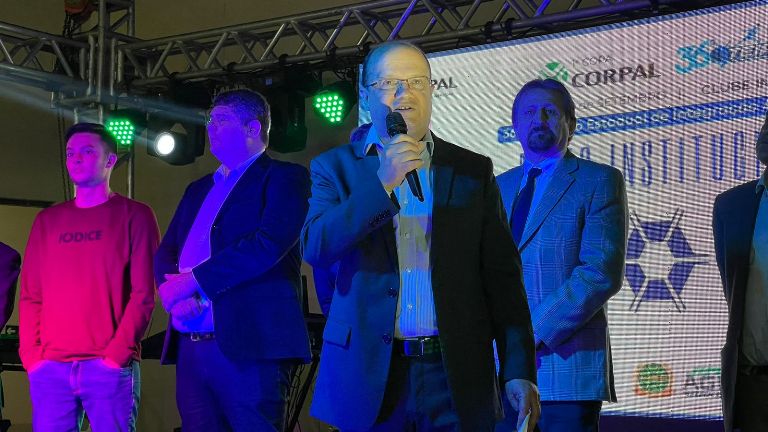 Na posse da AEAGRAN, Barbosinha destaca força do AGRO