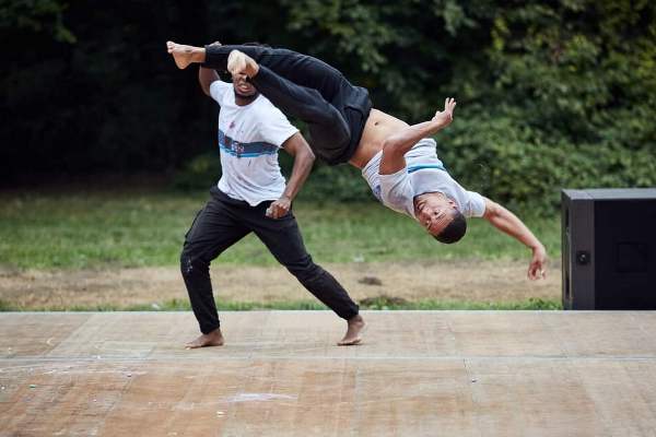 Espetáculos premiados ‘Fio do Meio/Vertigem’ da carioca Cia Gente serão apresentados na Ary Coelho e no SESC Cultura