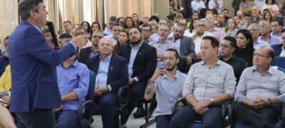 Governador assina convênios para promover qualificação profissional de 13 mil trabalhadores
