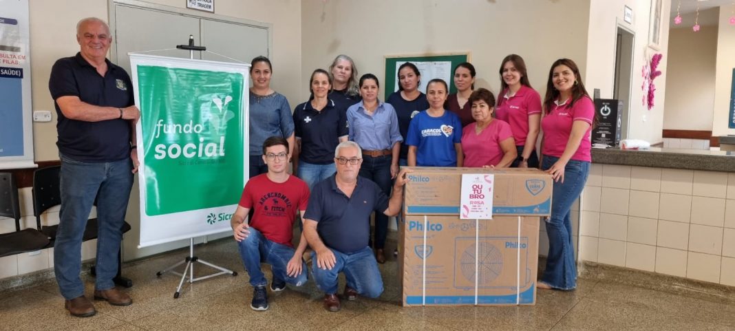 Sicredi de Caracol doa ar condicionado para hospital beneficente do município