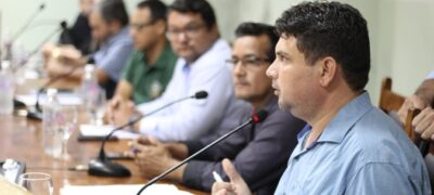 Johnys Basso pede a construção de 2 banheiros e local coberto para refeições, na escola Tupi de Almeida Mello