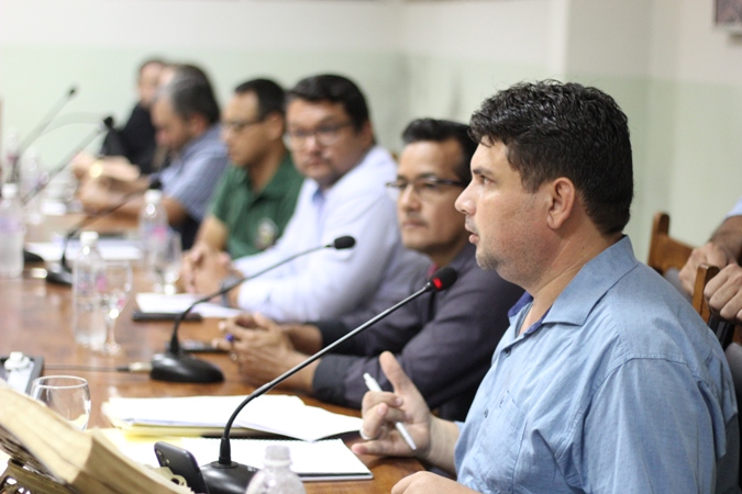 Johnys Basso pede a construção de 2 banheiros e local coberto para refeições, na escola Tupi de Almeida Mello
