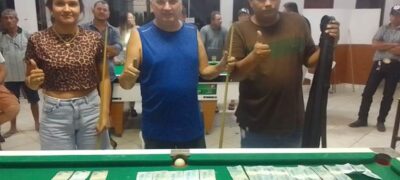 Mano e o grande campeão do 2º Torneio Internacional de Sinuca de Bela Vista
