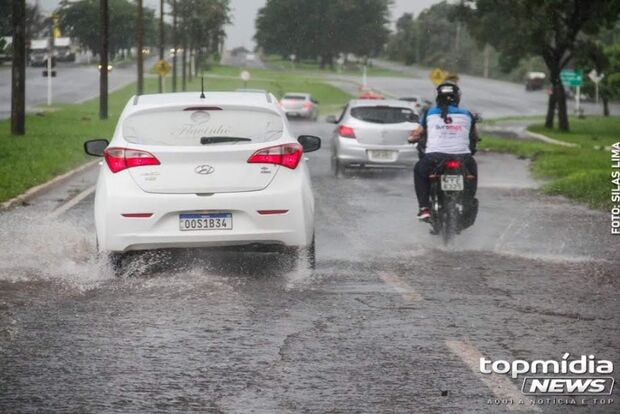 Vento forte e chuva de granizo estão previstos para Campo Grande e mais 44 municípios de MS