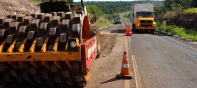 Com R$ 161 milhões de investimento, governador assina licitação para restaurar a MS-436