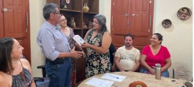 Prefeitura de Porto Murtinho viabiliza aparelhos celulares para diretores de escolas municipais