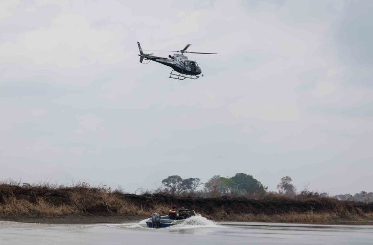PMA e Grupo de Patrulhamento Aéreo utilizam helicóptero para resgatar animais feridos no Pantanal