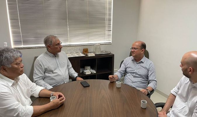 Barbosinha debate cultura do Bicho da Seda com Embrapa