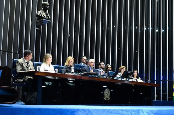 Legalização do aborto contradiz princípios de uma sociedade civilizada, diz Eduardo Girão