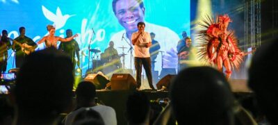 Neguinho da Beija-Flor encanta a plateia no segundo dia do Festival América do Sul