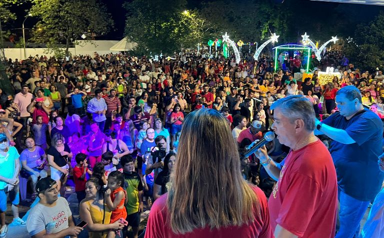 Bela Vista: Em noite de Paz e Emoção, Prefeitura inaugura Luzes de Natal