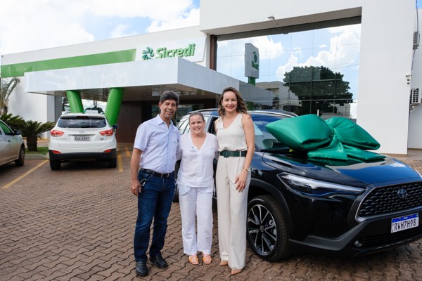 Associada de Ponta Porã é a ganhadora do automóvel 0km da campanha Poupar e Investir é para Todosda Sicredi Centro-Sul MS/BA
