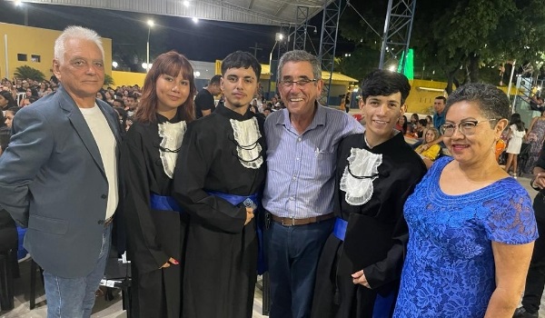 Prefeito Nelson Cintra Ribeiro (PSDB), prestigia Formatura 2023 da Escola Estadual José Bonifacio