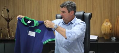 Pela 1ª vez, administrativos da educação terão uniforme; confira como será vestimenta de alunos e funcionários