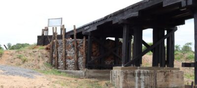 Produtores rurais e Prefeitura de Caracol reconstroem ponte sobre o córrego Santa Maria