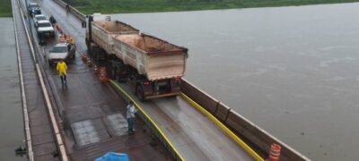 Eficiência: mesmo sob reparos, ponte sobre o rio Paraguai segue aberta para veículos