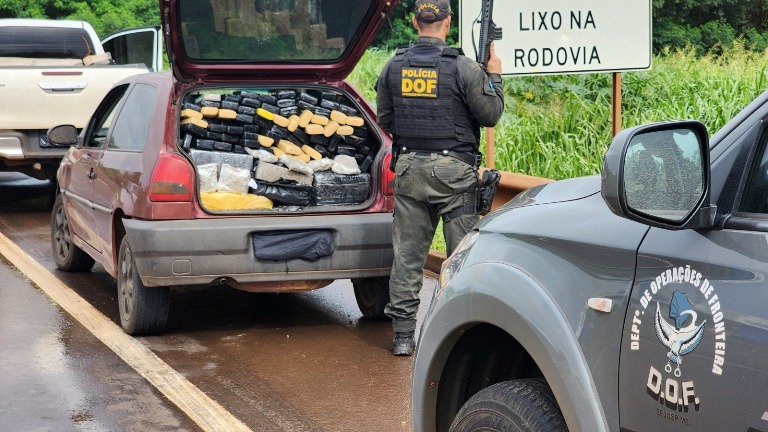 Mais de 300 quilos de maconha em veículo são apreendidos pelo DOF em Dourados