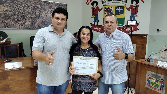 Técnica de Enfermagem Maristela Ferreira recebe Moção de Aplausos  