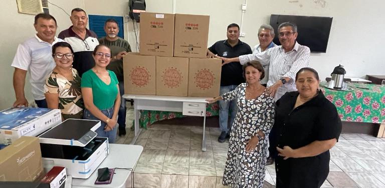 Prefeito Nelson Cintra realiza entrega de equipamentos e mobiliários para Secretaria de Assistência Social