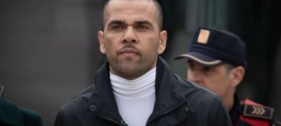 Daniel Alves se pronuncia pela primeira vez após deixar prisão na Espanha