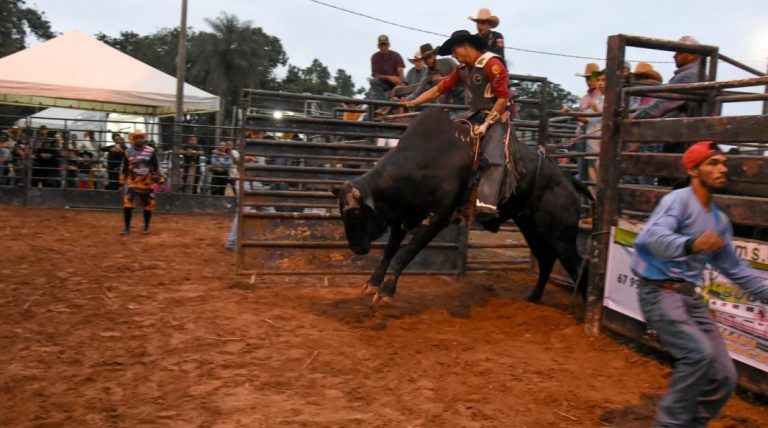 Peões dão show e são selecionados para representar Sonora no Rodeio em Touros