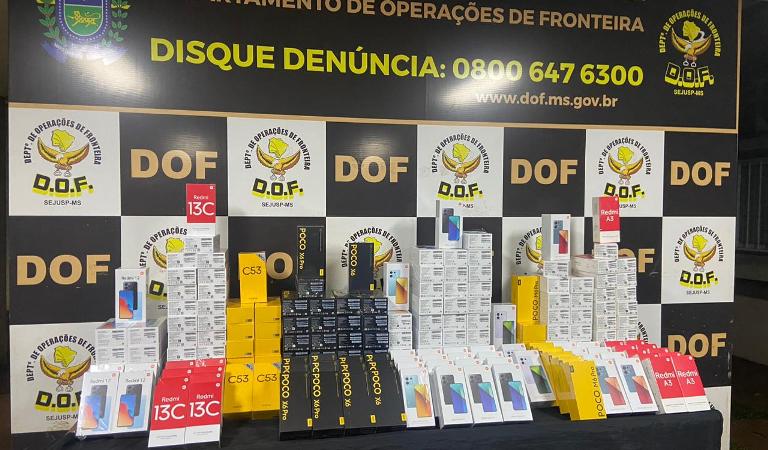 Mais de 200 celulares são apreendidos pelo DOF em carroceria de carreta