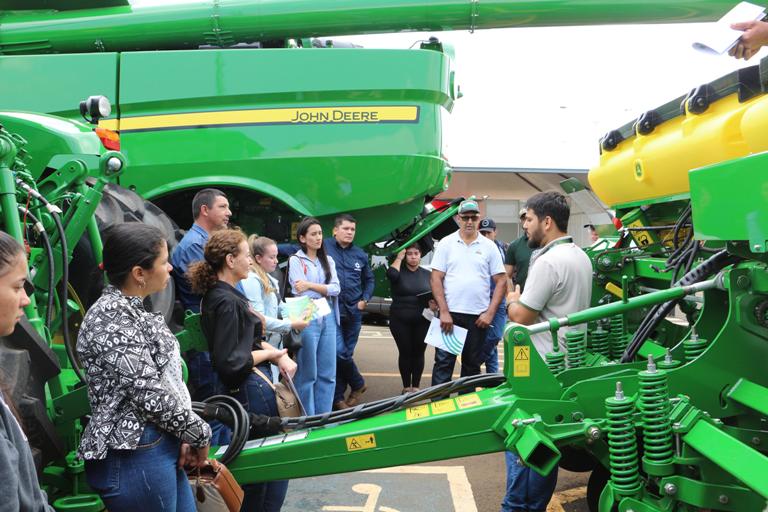 7º Circuito Aprosoja na Ponta Agrotec 2024 aborda o tema Tecnologia, Conectividade e Mecanização Agrícola