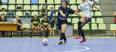 Jovem atleta do futebol feminino bela-vistense e Campeã Estadual de Futsal sub-19