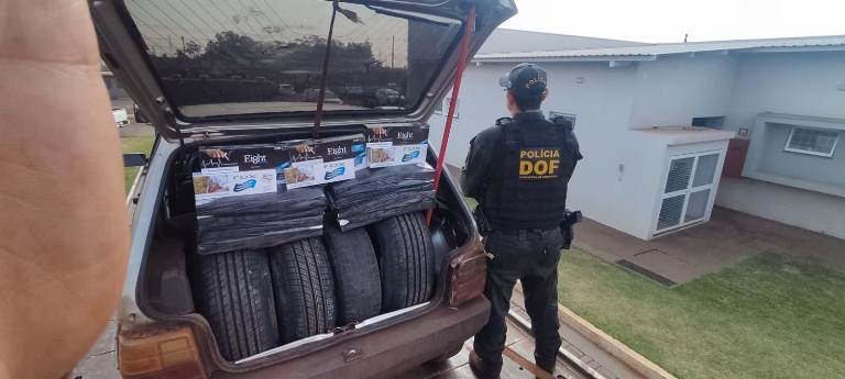 Veículo carregado com produtos contrabandeados é apreendido pelo DOF em Laguna Carapã