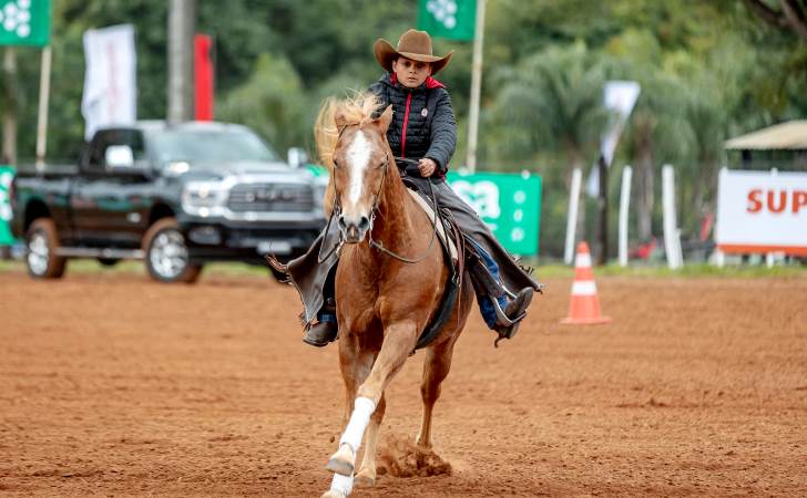 Jovem Promessa dos Esportes Equestres, Luan Gregório Oliveira Souza, Representará o Paraguai no Campeonato Mundial de Rédeas no Brasil