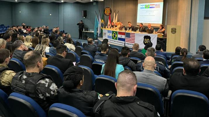 Encontro reúne mais de 30 organizações para debates sobre segurança pública