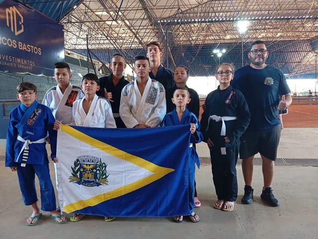 Projeto municipal esportivo ESPORTE+ESCOLA de jiu-jitsu de Caracol  novamente consegue ótimos resultados agora em campeonato brasileiro.