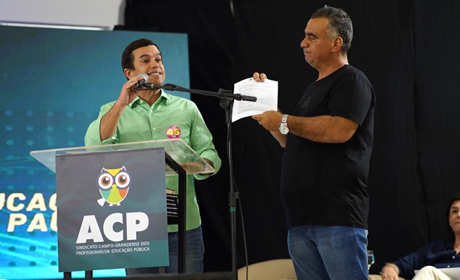 Beto Pereira assina compromisso com educadores e reafirma planos para transformar a educação em Campo Grande