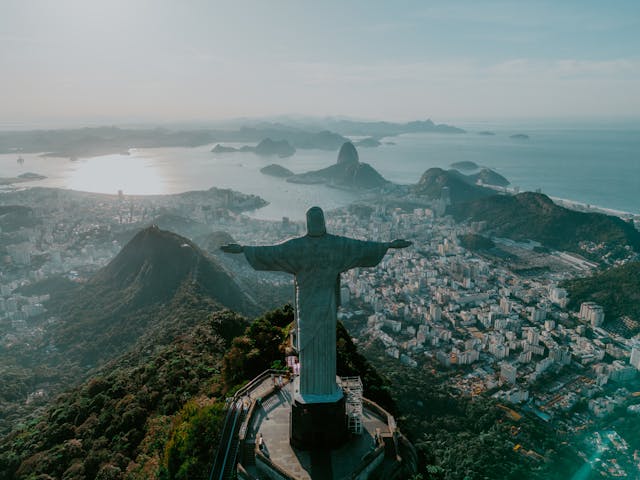 Cristo Redentor ganha medalha olímpica em homenagem aos atletas brasileiros