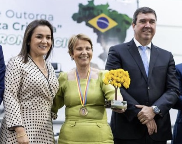 Tereza se reúne com Riedel nesta tarde para fechar apoio a Adriane