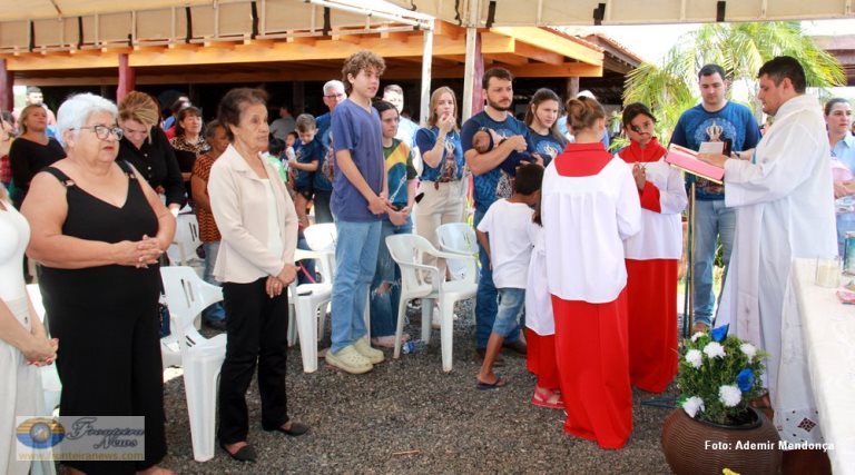 Missa e sorteio de bicicletas presenteiam crianças na Festa de Nossa Senhora Aparecida