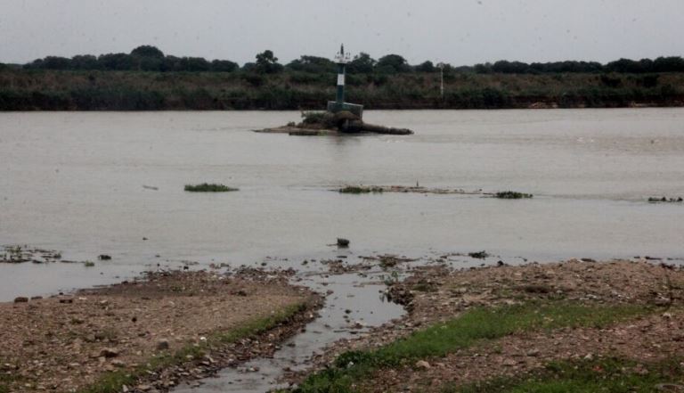 Rio Paraguai expõe efeitos da seca e nível em Ladário é recorde