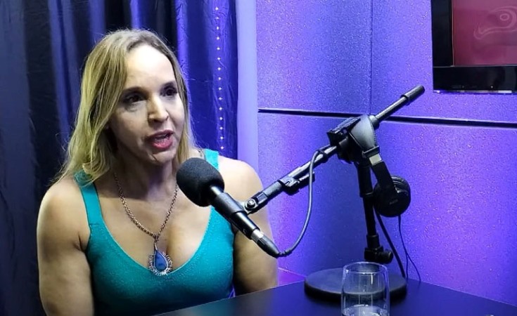 Fisioterapeuta Cris Pereira aborda benefícios da musculação para idosos no podcast Guia+Saúde