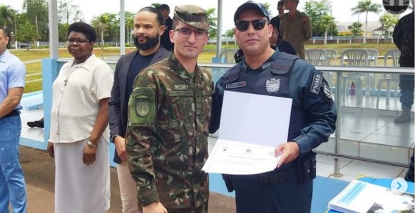 Comandante do 11º BPM é homenageado em formatura na 4ª Cia e CMB Mec