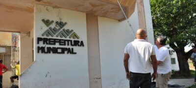 Em Ladário, prefeito, servidores e moradores ajudam a restaurar e limpar prédios públicos