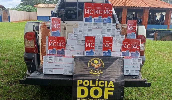 Veículo que seguia para Maracaju e cem telefones celulares escondidos na lataria são apreendidos pelo DOF em Ponta Porã