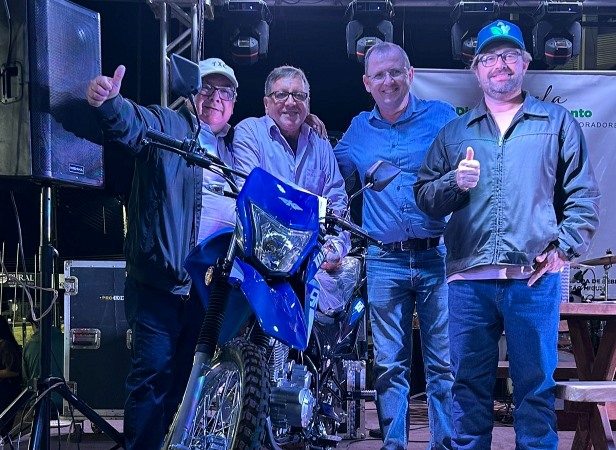 Sucesso o Primeiro Show de Prêmios da Capela Divino Espírito Santo em Bela Vista – MS
