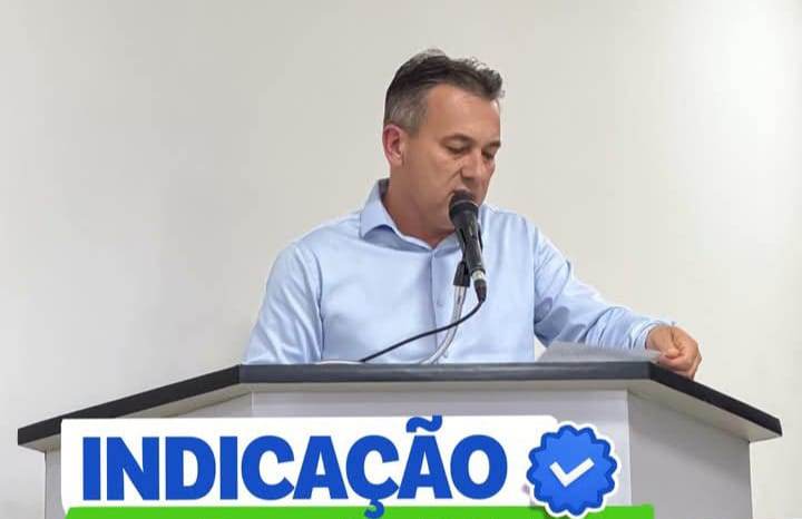 Vereador Ramão Waldir solicita revitalização de quadra esportiva em Antônio João