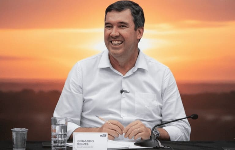 Avaliação do governador Eduardo Riedel em MS