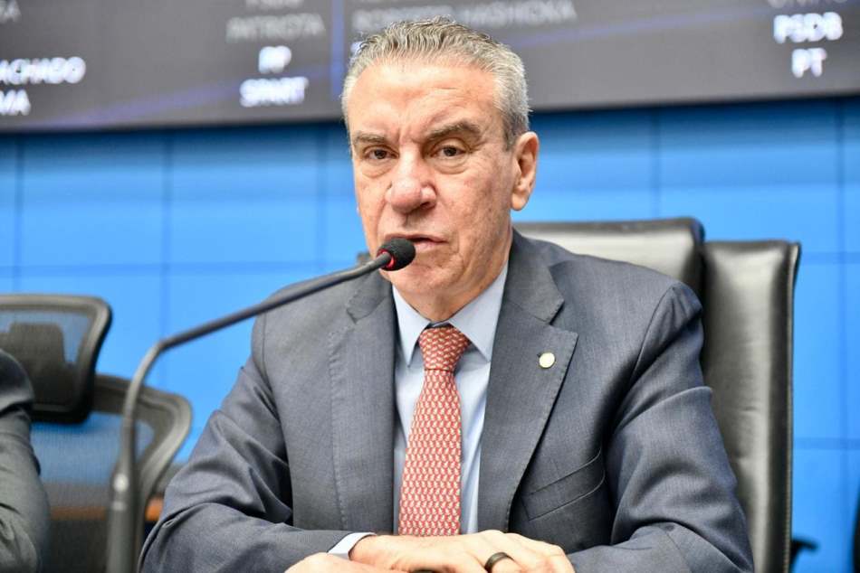 Paulo Corrêa solicita reforma total da E.E. Dr. Fernando Corrêa da Costa, em Aral Moreira