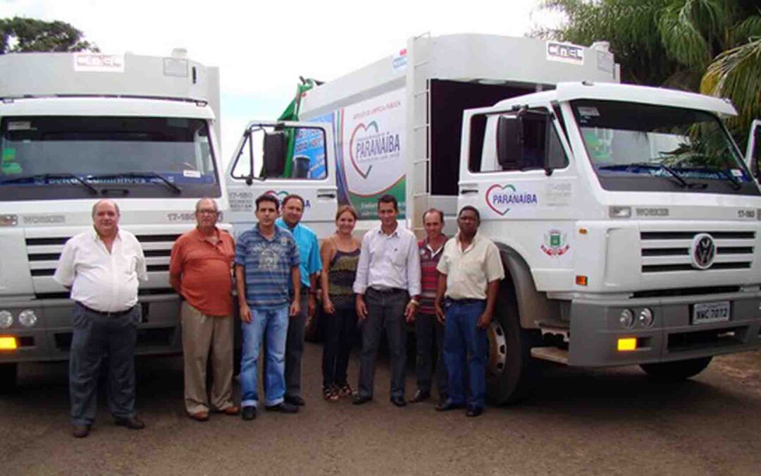 Prorrogado por mais 6 meses, contrato para aluguel de caminhões de lixo em Paranaíba supera R$ 1 milhão