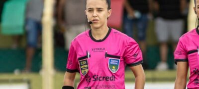 Árbitra Karina Carvalho, da CAF/FFMS, apita jogo entre América/MG X Juventude/RS pelo Campeonato Brasileiro Feminino Série A1