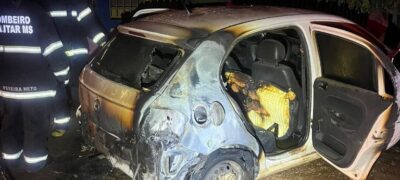 Porto Murtinho: Incêndio criminoso destrói veículo durante a madrugada; polícia investiga autoria