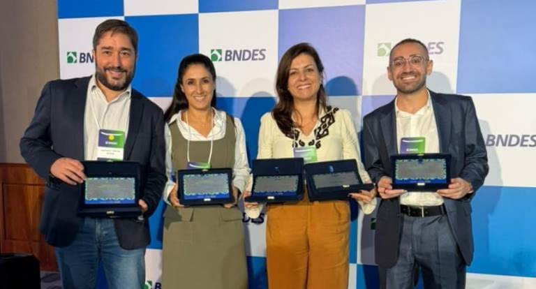 Sicredi é premiado em 5 categorias pelo BNDES